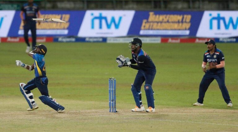 Sri Lanka beat India by 4 wickets to level series