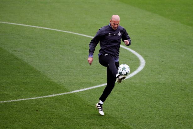 Zinedine Zidane disinterested in Manchester United approach to become new manager
