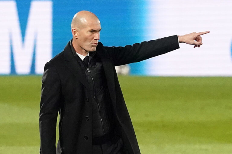 PSG players ‘believe Zinedine Zidane will restore Mauricio Pochettino’ as Manchester United run after boss to replace Solskjaer