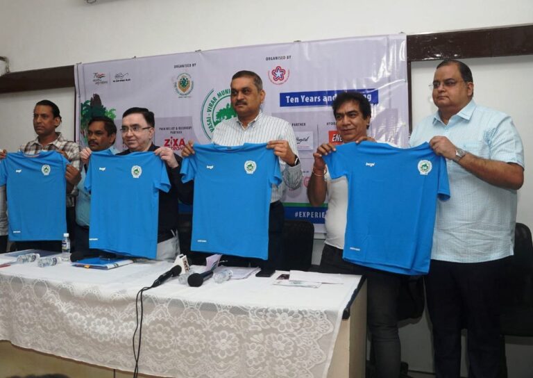 Hon’ble Commissioner of VVCMC unveil the event T-shirt of the Vasai Virar Municipal Corporation Marathon  